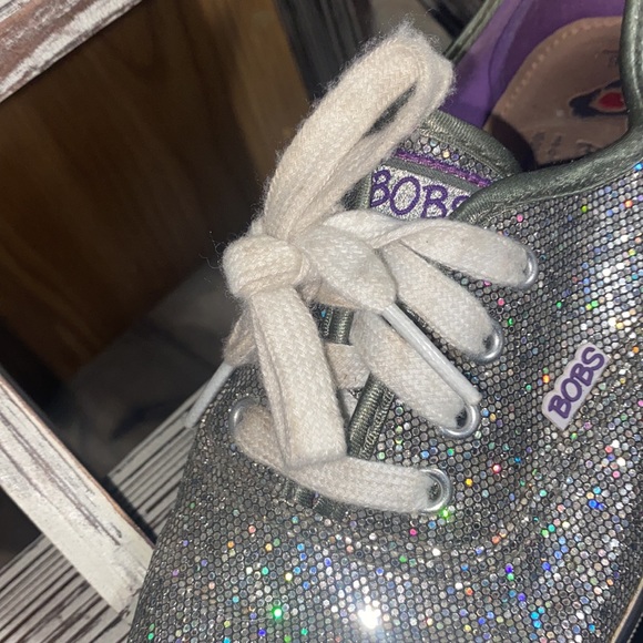 Youth bobs size 6. Sparkly silver color. - Picture 3 of 7